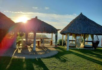 Treasure by the Sea Resort - Happy Hill has Smoking rooms