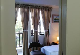 Cool Breeze Brenthill By Vista Residences has Balcony rooms