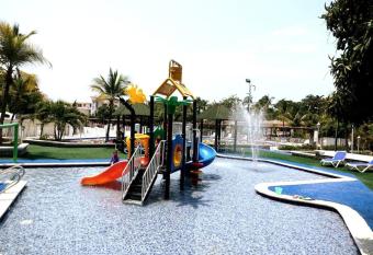 Apartamento en Conjunto Privado Frente al Mar has Balcony rooms