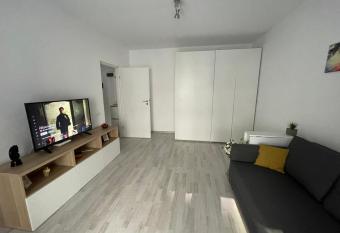 Plaza Luxury Apartment Near Presidential Palace has rooms with a private hot tub