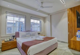 Hotel Pavilion has Smoking rooms