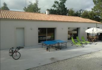 Spacieuse villa has Balcony rooms