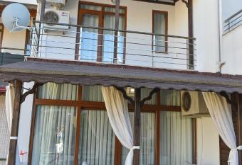 V  LLA ALP S TR  PLEX LAGOON HAVUZ OLANA  I SUNAN has Balcony rooms