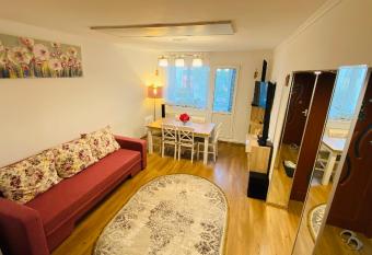 Oli s Mountain Apartment has Balcony rooms