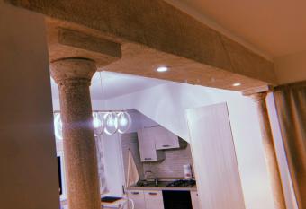 LE ANTICHE MURA has rooms with a private hot tub