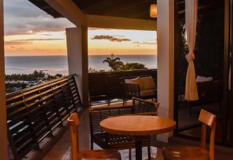 Seaview Suites by Fabular Villas & Hotels has Balcony rooms