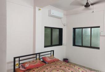 SHREE SAMARTH COTTAGE has Balcony rooms