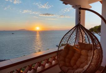 Di Capua House has Balcony rooms