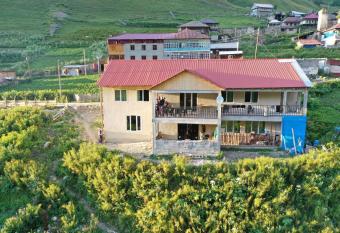 guest house caucasioni has Balcony rooms