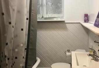 Victorian2 Henderson H  ritage Home allows 18 year olds to book a room