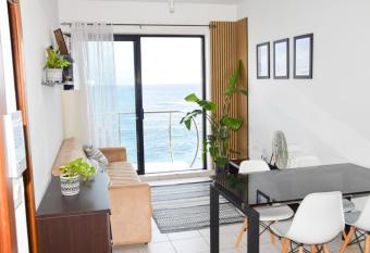 F8 1 Seaview room, Living and bathroom shared , StJulians has Balcony rooms