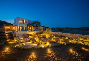 Summer Breeze Luxury Villa Mykonos has Balcony rooms