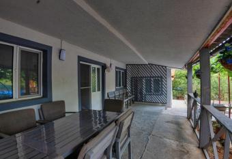 Casa La D  vrei has rooms with a private hot tub