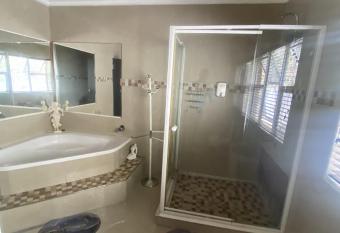 Menlyn Mews Guesthouse has Balcony rooms