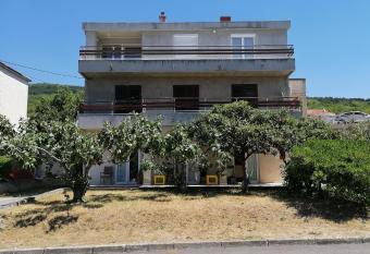 VILA Tina CRIKVENICA has Balcony rooms