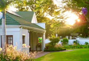 Whistlewood Guesthouse Walmer, Port Eizabeth allows 18 year olds to book a room