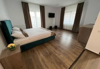 Aparthotel Plevnei 3 has Balcony rooms