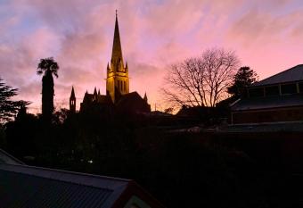 Luxury Inner City Townhouse has Balcony rooms