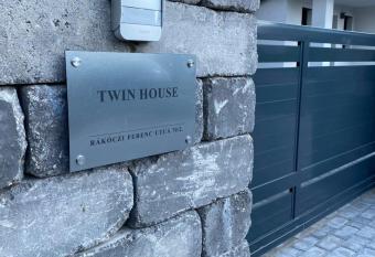 TWIN HOUSE allows 18 year olds to book a room