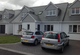 Hedlea allows 18 year olds to book a room