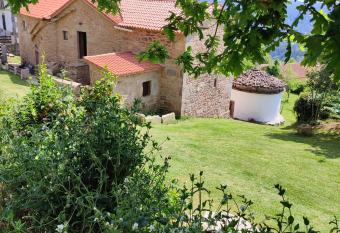 A Cuadri  a allows 18 year olds to book a room