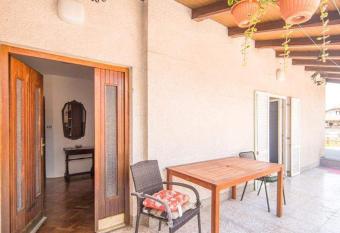 Studio apartman Second Serve has Balcony rooms