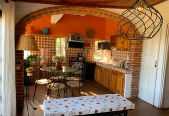 Caba  a blanca nieves y los 9 enanos allows 18 year olds to book a room