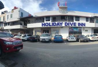 Holiday Dive Inn allows 18 year olds to book a room