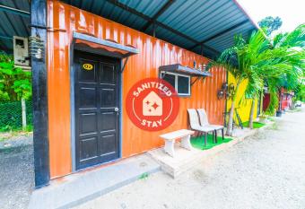 OYO 90589 The Jungle Cabin House allows 18 year olds to book a room