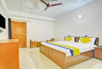 Itsy By Treebo - Paras Tower allows 18 year olds to book a room