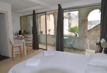 DNJ Appart Hotel has Balcony rooms