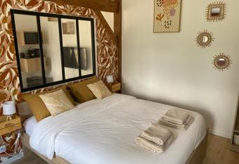 La Maison de Maxou has Balcony rooms