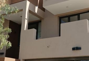 Mountain House Near Town has Balcony rooms