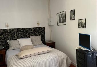 Soleil de Fontaine allows 18 year olds to book a room