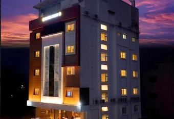 Click Hotel Biz - Bangalore Airport allows 18 year olds to book a room