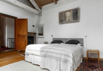 B&B Villa Rosmarino Langhe allows 18 year olds to book a room