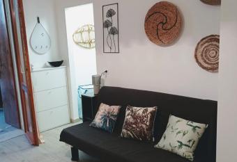 Grazioso Monolocale al mare has Balcony rooms