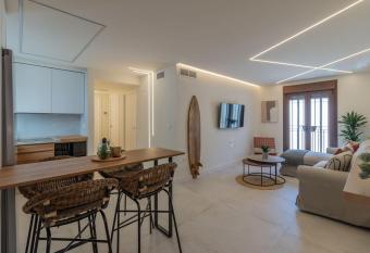 Madera Negra has Balcony rooms