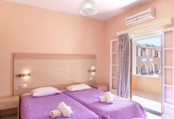 Dora Apartment Pagoi 3 has Balcony rooms