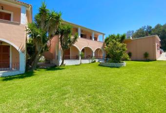 Dora Apartment Pagoi 2 has Balcony rooms