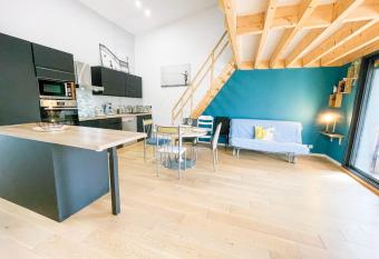 Relax & Design in Saint-Egr  ve #DQ has Balcony rooms