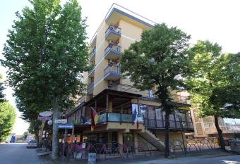 Hotel Settebello B&B has Balcony rooms