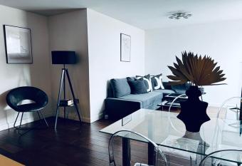 2 Bedroom Penthouse Birmingham has Balcony rooms