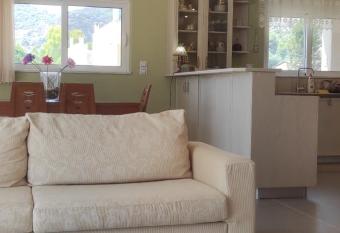 KimonVilla has Balcony rooms