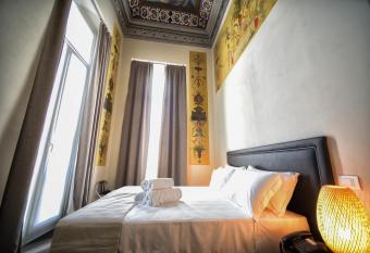 Hotel Palazzo Vannoni allows 18 year olds to book a room