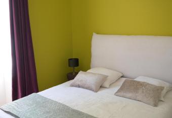 11G allows 18 year olds to book a room