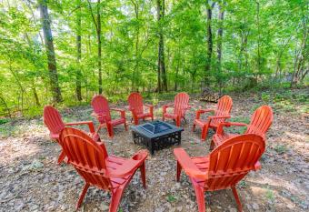 River & Kayak Cottage Deck Grill Fire Pit WiFi has Balcony rooms