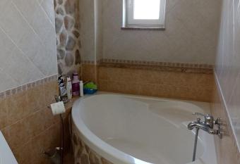 Casa vacanze home cecilie has Balcony rooms