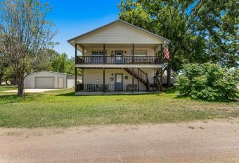 On Lake Time has Balcony rooms