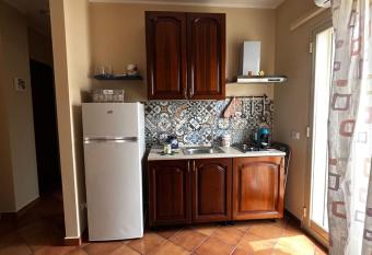 Sciatiri e matri allows 18 year olds to book a room